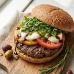 découvrez notre recette saine et savoureuse de burger rafraîchissant à la tomate, mozzarella et roquette, parfaite pour un repas équilibré et gourmand.