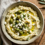 découvrez notre recette savoureuse de purée de pommes de terre aux olives vertes et fromage frais, un délice crémeux parfait pour un repas gourmand et facile à préparer.