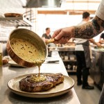 découvrez notre sauce onctueuse au poivre vert et fromage frais, une recette gourmande et savoureuse pour rehausser tous vos plats avec une touche d'originalité.