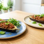 découvrez notre recette gourmande et légère d'aubergines farcies à la bolognaise allégée, un plat savoureux et facile à préparer pour un repas équilibré.