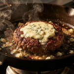 savourez un hamburger au fromage bleu unique, alliant saveurs intenses et recette originale pour un repas gourmand et surprenant.