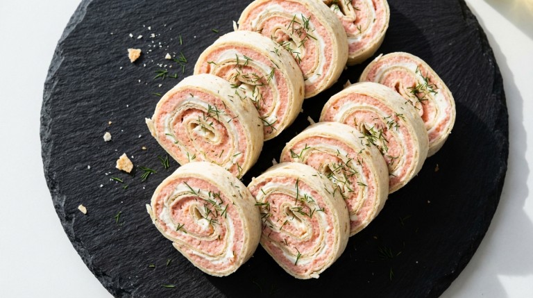 découvrez une recette simple et gourmande de wraps apéritifs au fromage frais et tarama, parfaits pour vos soirées entre amis ou en famille.