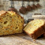 découvrez notre cake moelleux aux carottes, relevé par une moutarde piquante et enrichi de fromage fondant, une recette salée gourmande et facile à réaliser pour toutes vos envies.