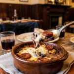 découvrez la recette authentique des cassolettes basques au fromage de brebis, un plat savoureux et traditionnel qui ravira vos papilles avec ses saveurs riches et authentiques.