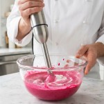 découvrez notre recette raffinée de délice en verrines alliant crevettes fraîches et mousse légère à la betterave, parfaite pour une entrée gourmande et colorée.