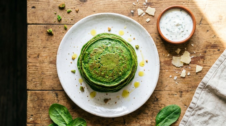 découvrez notre recette futée de pancakes légers aux épinards en conserve, idéale pour savourer un plat délicieux tout en réduisant le gaspillage alimentaire.